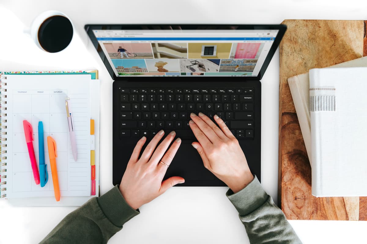 Top 6 laptopuri pentru facultate sub 3000 lei în 2026 — pe care să-l alegi